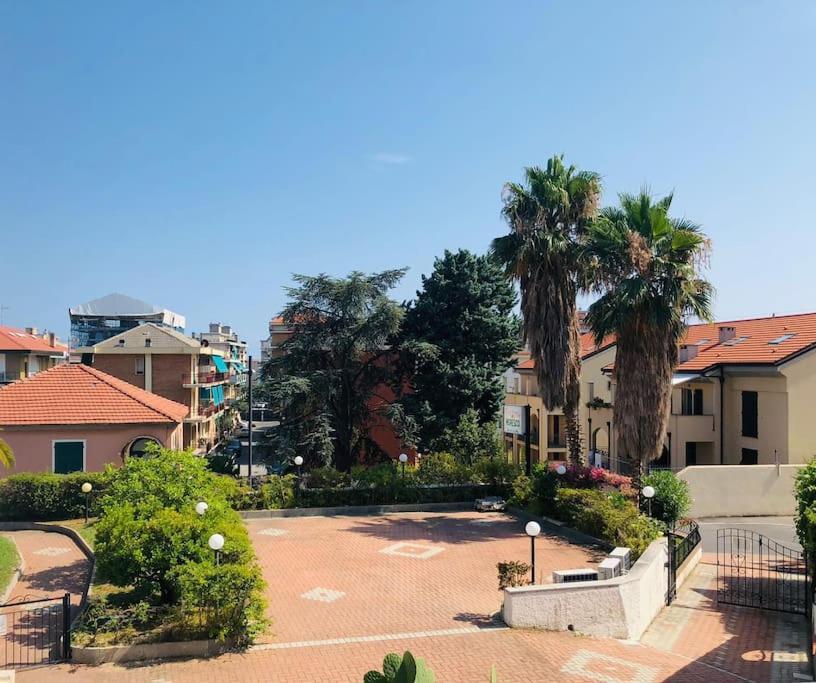 Pietra Ligure - Essential With Swimming Pool Apartment Екстериор снимка