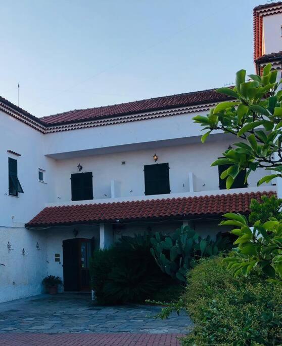 Pietra Ligure - Essential With Swimming Pool Apartment Екстериор снимка